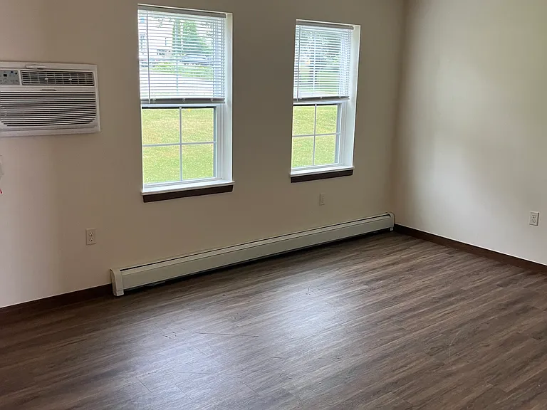765 Erie St #2 — Photo 3