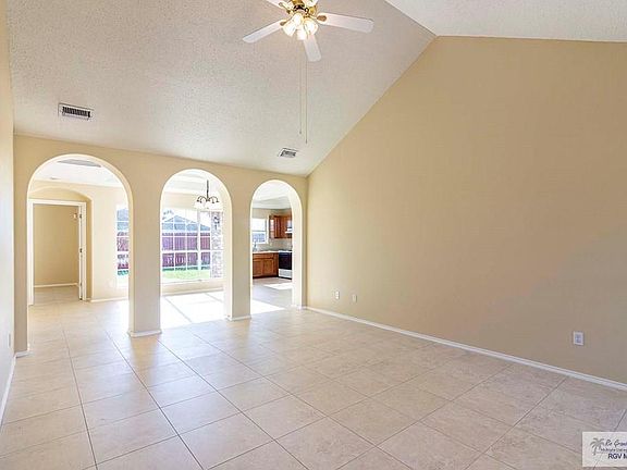 4th image of 2804 Naples St