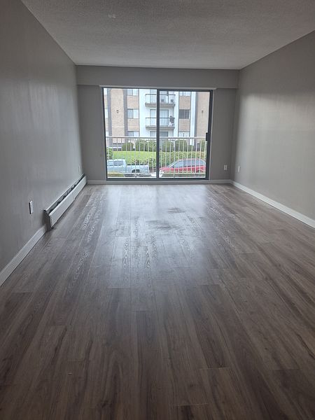 Burnaby Apartment for rent - 1 Bedroom — photo 2