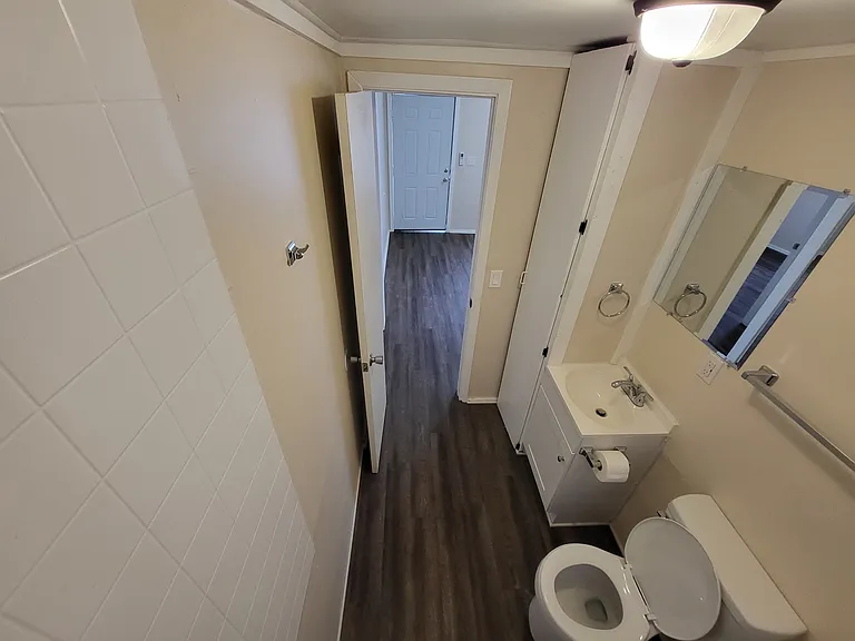 105 Baxter St — Photo 11