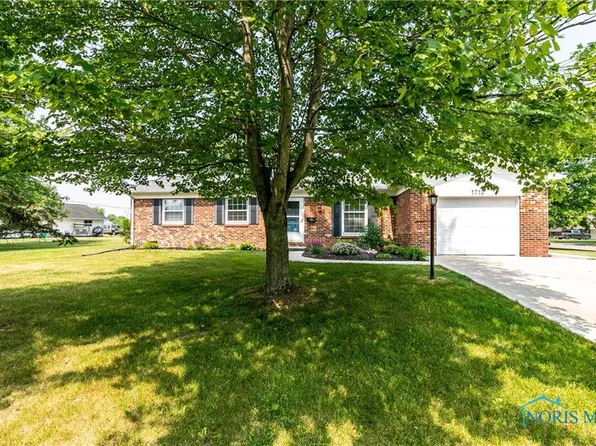 1712 Crestwood Dr, Defiance, OH 43512