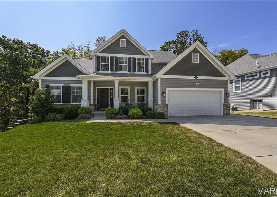 1st image of 656 Clear Brook Dr