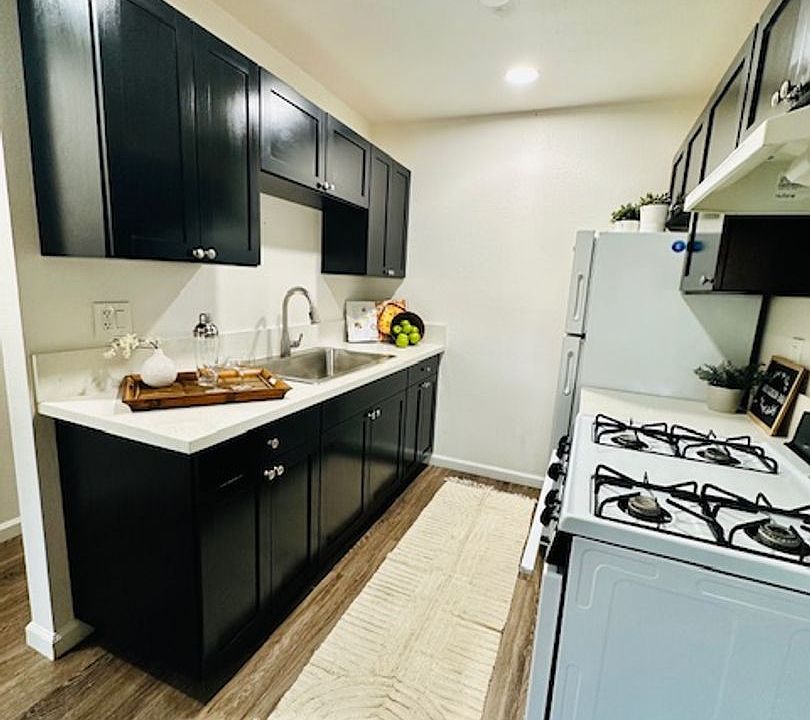 1st image of 402 E Mission Ave #8