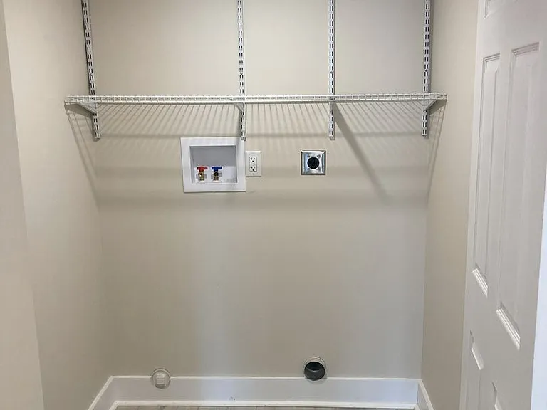 824 E High St — Photo 13