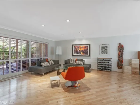 9639 Via Torino, Burbank, CA 91504