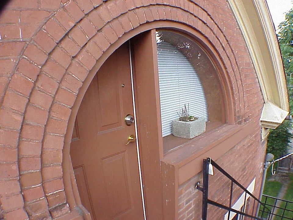 1st image of 118 W 5th Avenue # Third Floor