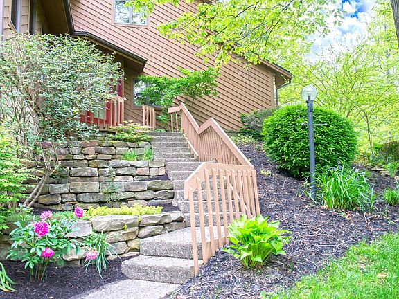 4th image of 52 Bridlewood Trce