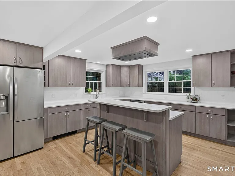 45 Richmond Ave — Photo 4