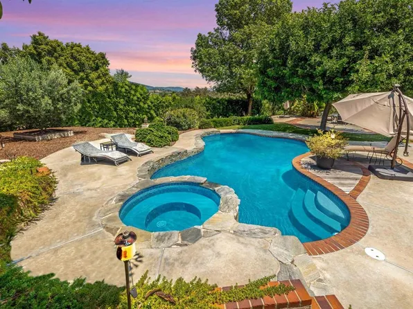 1632 Baltimore Pl, Escondido, CA 92025