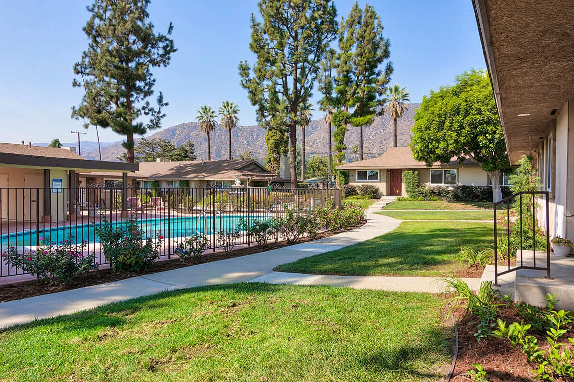 Sierra West — Photo 3