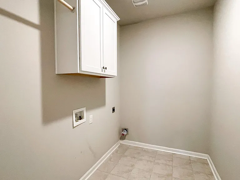 7646 Antebellum Ave — Photo 9