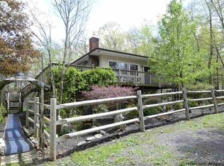 73 Red Barn Rd, Shawangunk, NY 12566