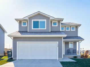 2409 Sunview Dr, Granger, IA 50109