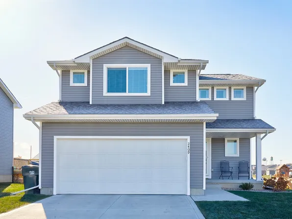 2409 Sunview Dr, Granger, IA 50109