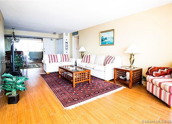 3rd image of 301 174th St APT 815
