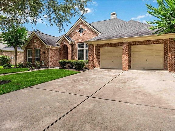 2nd image of 327 Silver Creek Cir