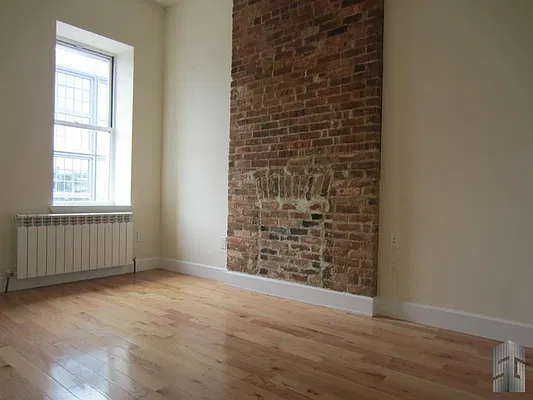 Rented by Skyline Group Real Estate | media 18