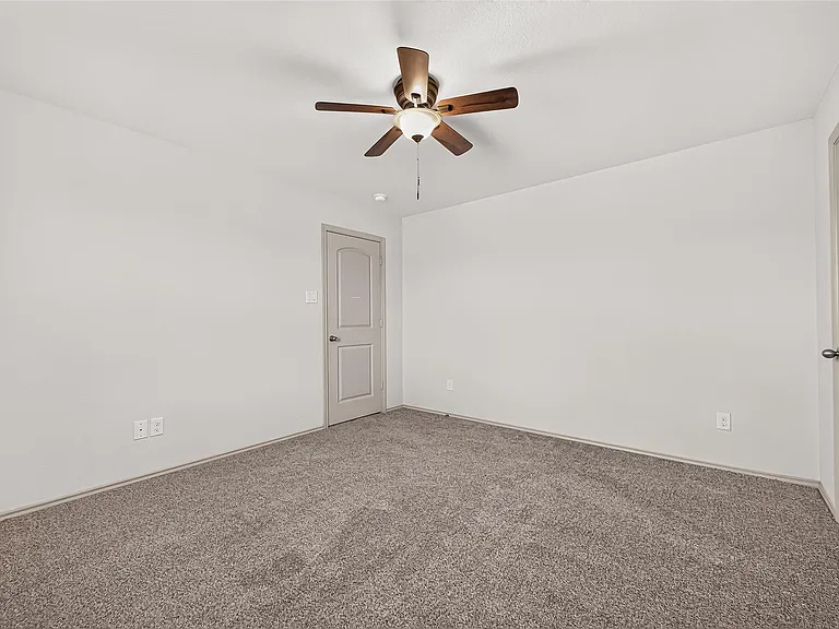 23718 Water Hickory Dr — Photo 34