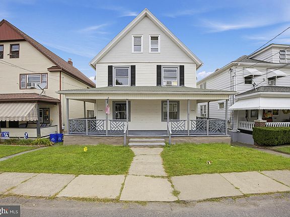 3rd image of 1124 1/2 W Locust St #2