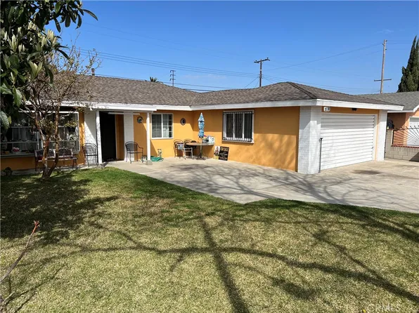 1118 S Shawnee Dr, Santa Ana, CA 92704