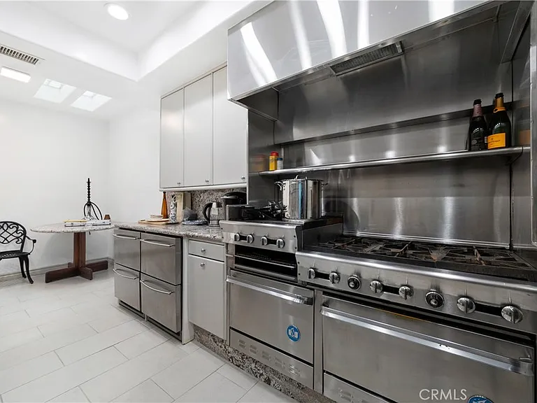 1356 Summitridge Dr — Photo 16