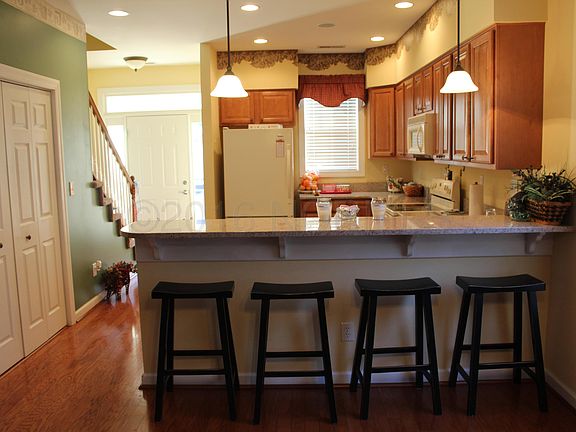 4th image of 510 B Village Green Drive