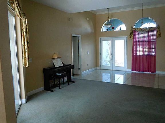 4th image of 2301 Colony Club Dr