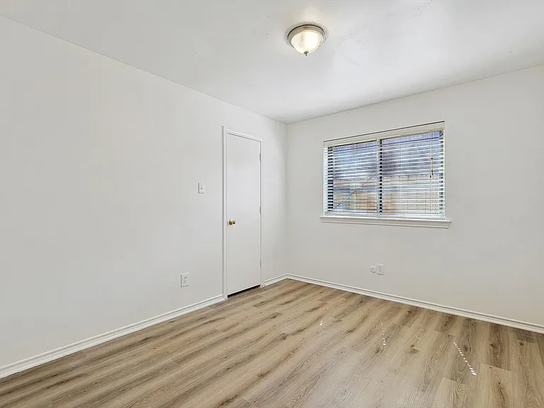 5137 Shoregate Dr — Photo 7