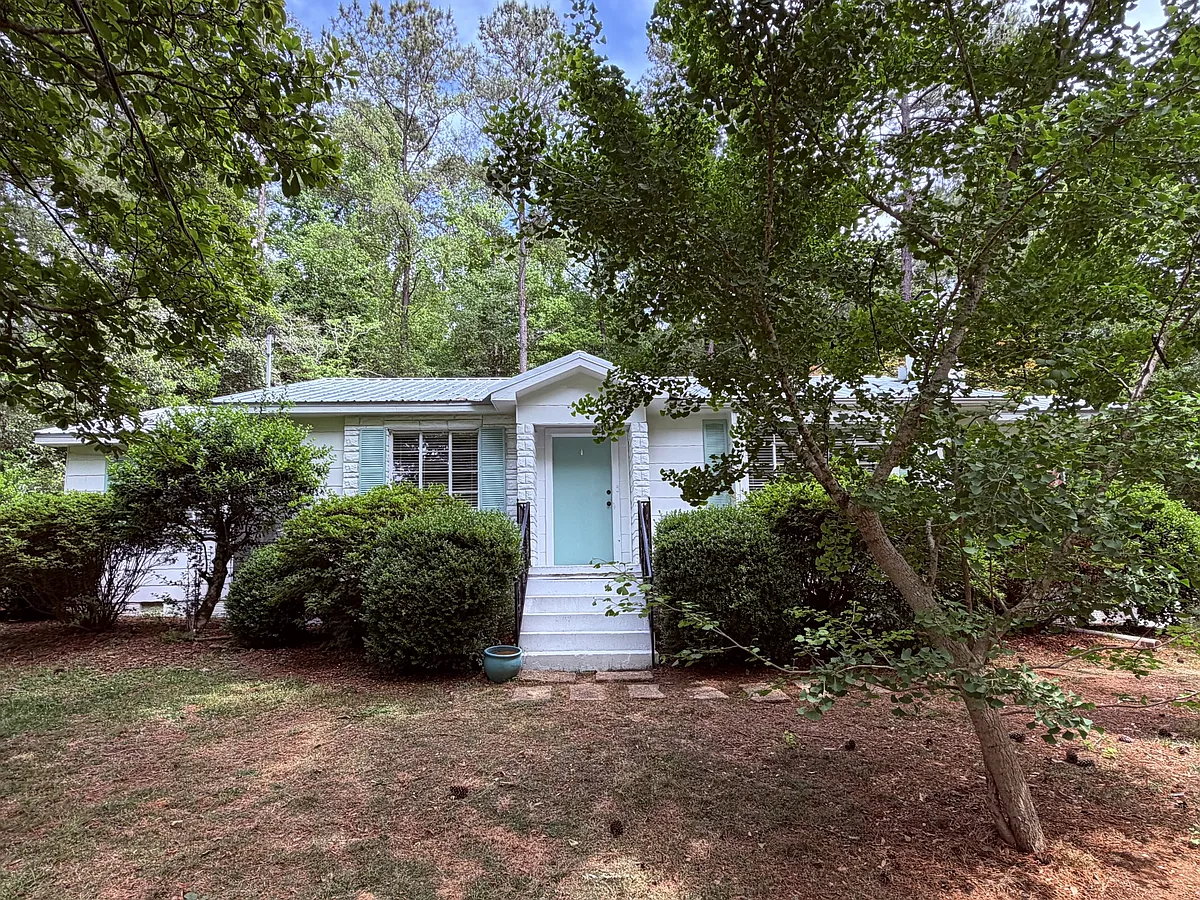 Building Photo - 13 Brookside Dr