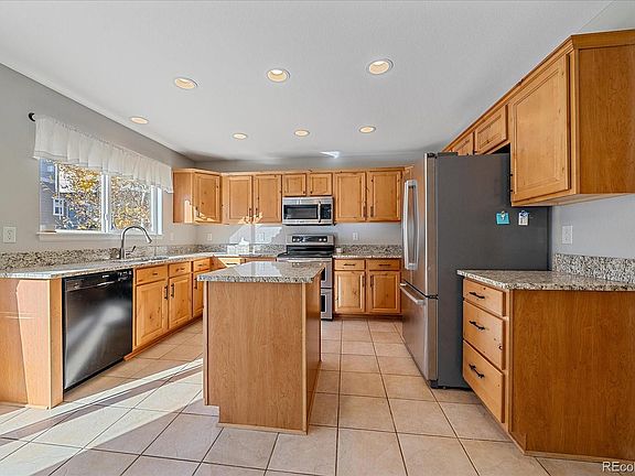 5th image of 18022 Callabra Avenue