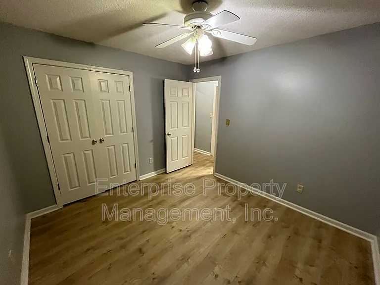 6986 Parkbrook Ln — Photo 5