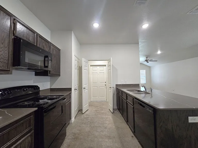 2318 Zanoletti Dr #A — Photo 7