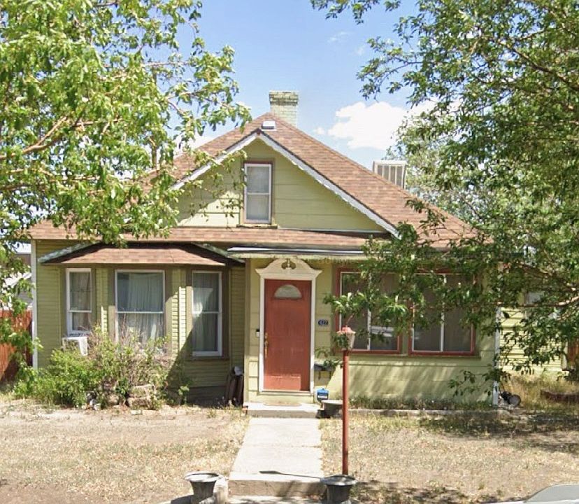 Awesome location, so close to everything! Private entrance on the side.