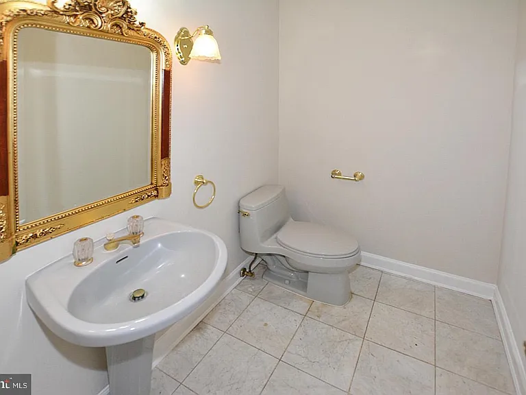 10190 Akhtamar Dr — Photo 7