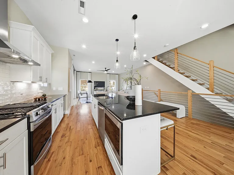 1602 Julia Maulden Pl — Photo 19