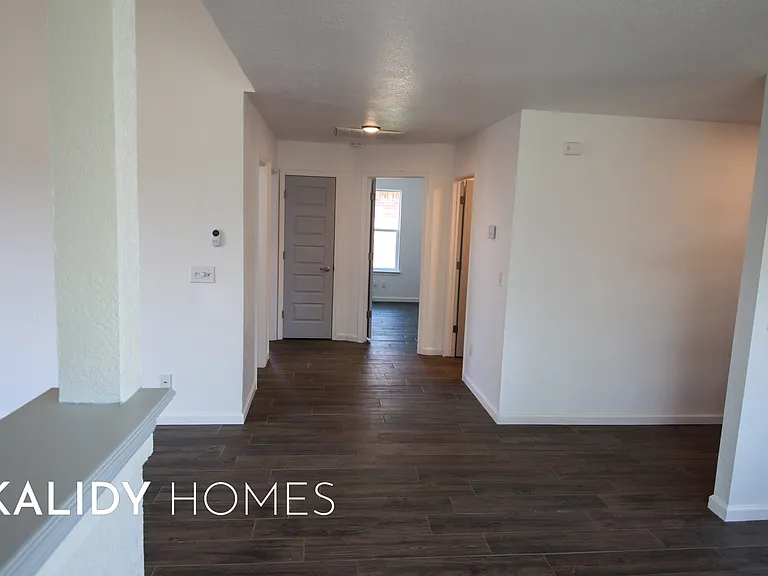 1400 Buena Vista Cir — Photo 26