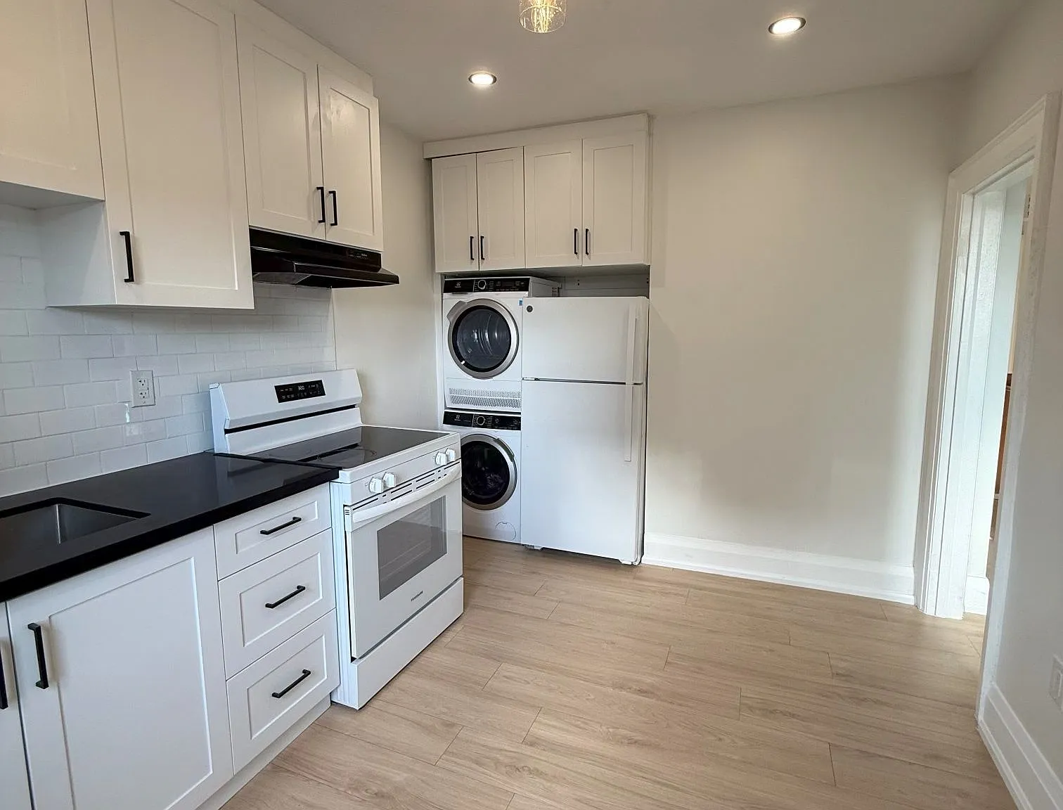 1 bed, $2,300 — Photo 2