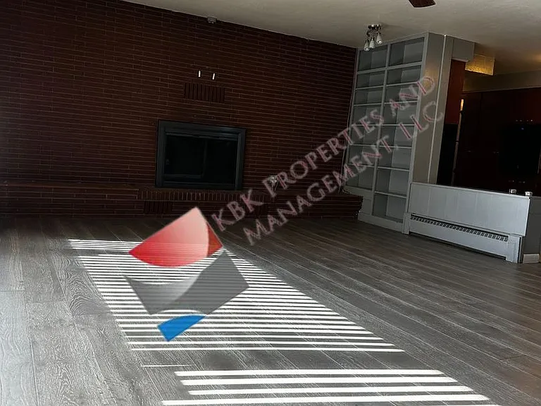1011 4th St — Photo 10