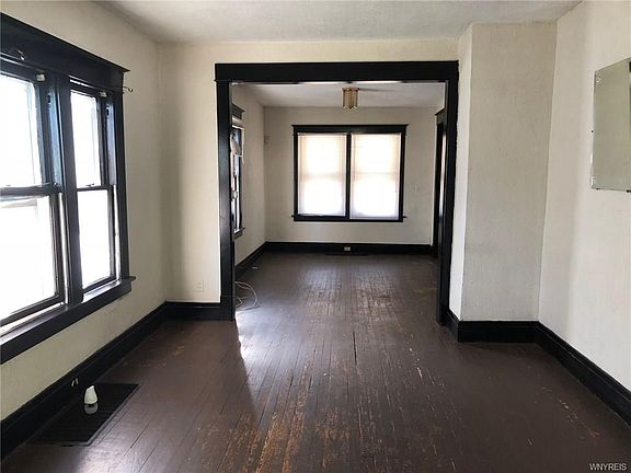 4th image of 48 Wade Ave