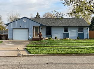 604 Sutton St, Tecumseh, MI 49286