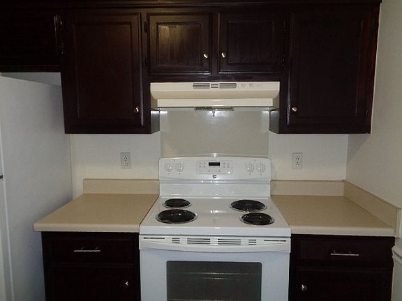 5th image of 110 Hermitage Dr