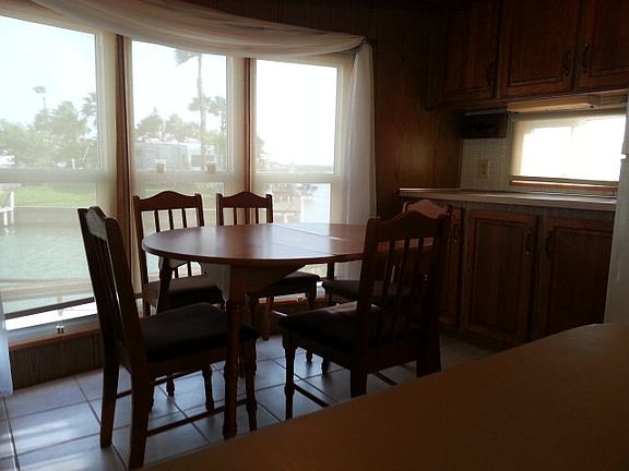 3rd image of 786 E Oyster Dr
