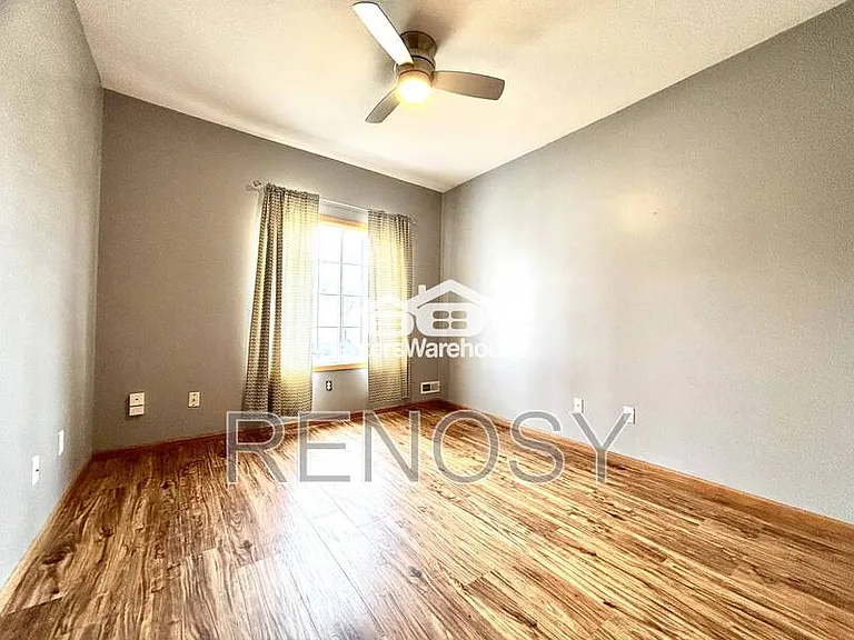 950 67th St #410 — Photo 6