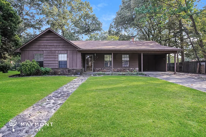 17 Greenbrier Dr — Photo 1