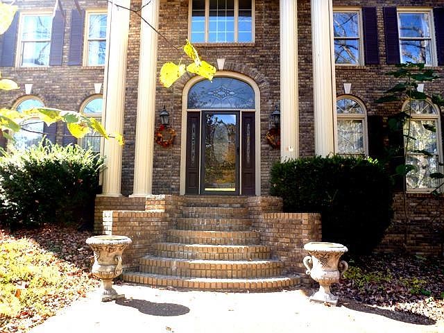 1st image of 2704 Wakefield Dr
