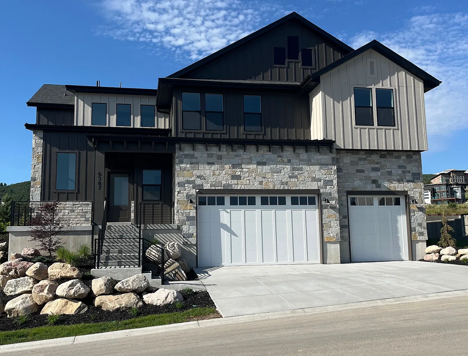 7 bed, 5721 sqft, $20,000 — Photo 1
