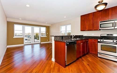 3rd image of 2525 W Bryn Mawr Ave APT 401