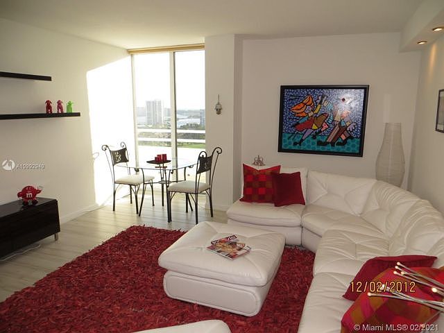 1st image of 20355 NE 34th Ct APT 2725