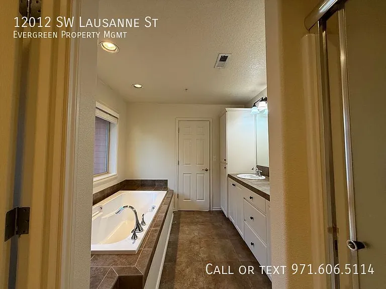12012 SW Lausanne St — Photo 24