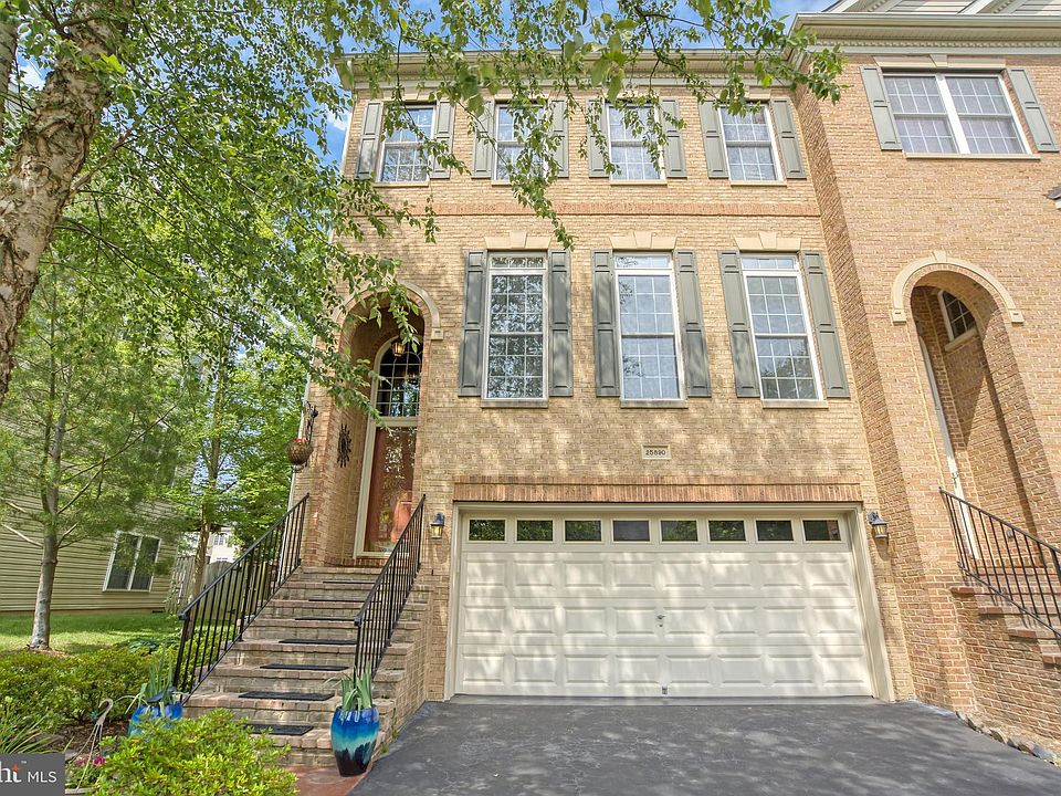 25890 Commons Sq, Chantilly, VA 20152 | Zillow